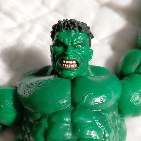 Marvel Green Hulk Action Figure - Picture 11 of 11